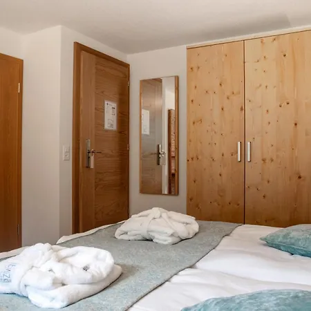 Hotell Hemizeus & Iremia 3*