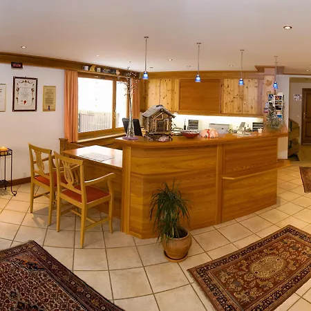 Готель Hemizeus & Iremia