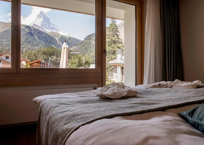 ヘミツェウス ＆ イレミア スパ 3*