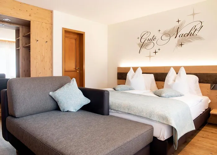 Hemizeus & Iremia 3*