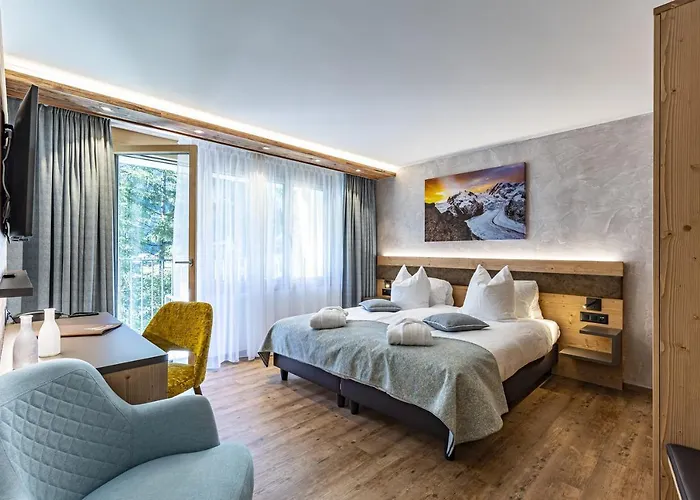 ヘミツェウス ＆ イレミア スパ 3*