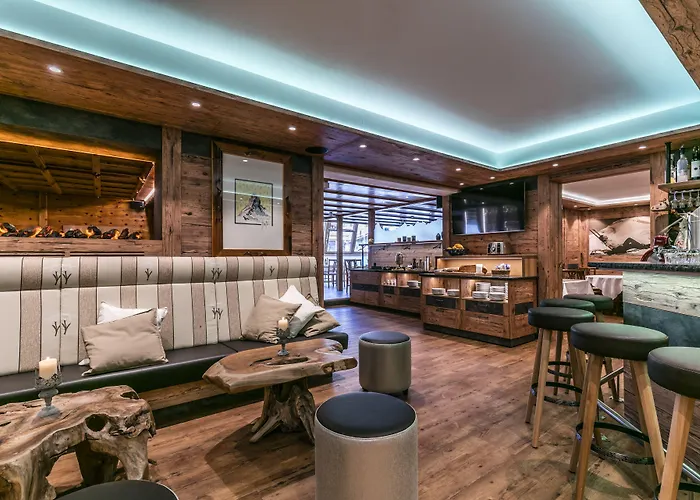 Hemizeus & Iremia Готель 3*