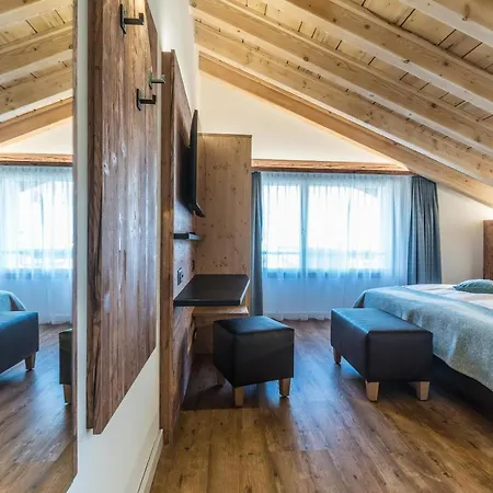 Hemizeus & Iremia 3*