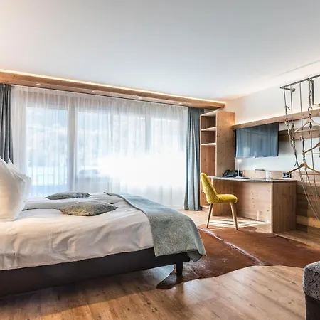 Hemizeus & Iremia Hotel 3*