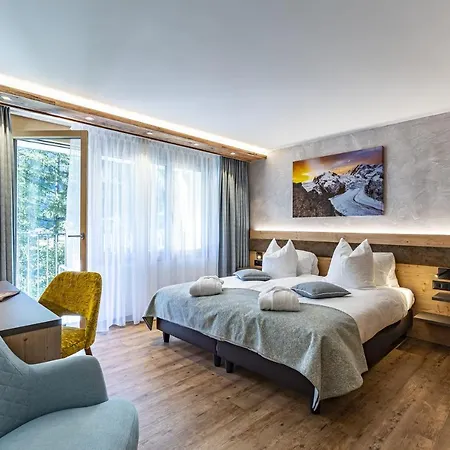 Hemizeus & Iremia 3*