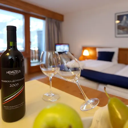 Hemizeus & Iremia 3*